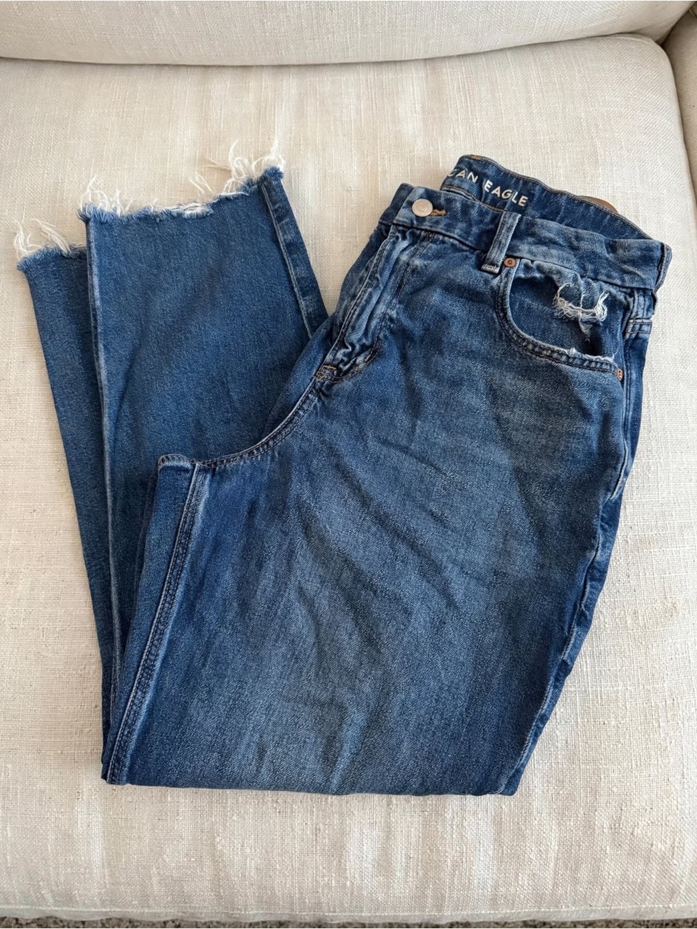 American Eagle Outfitters Women's Dark Blue Straight Leg Jeans with Frayed Hem